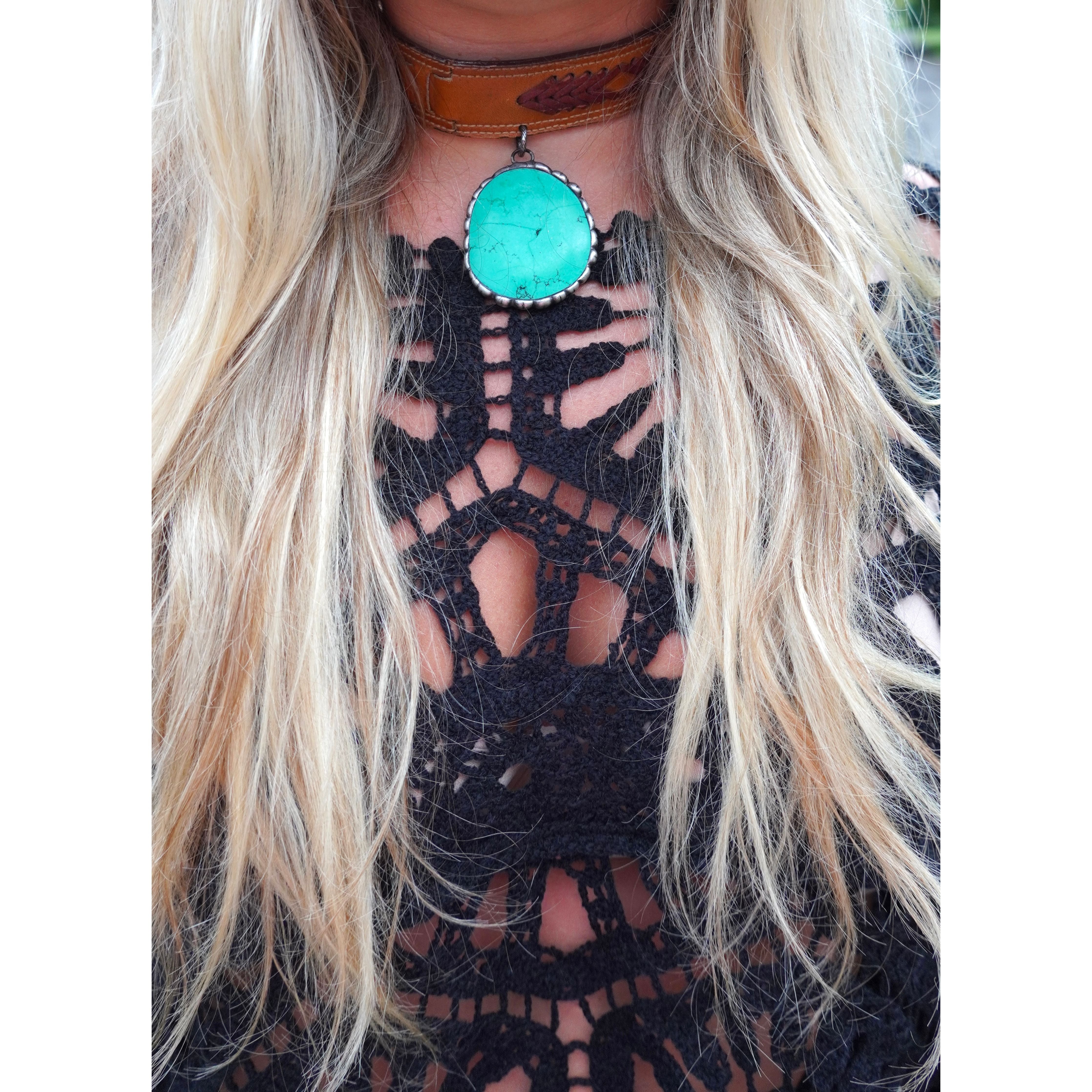 Light Leather Turquoise Choker