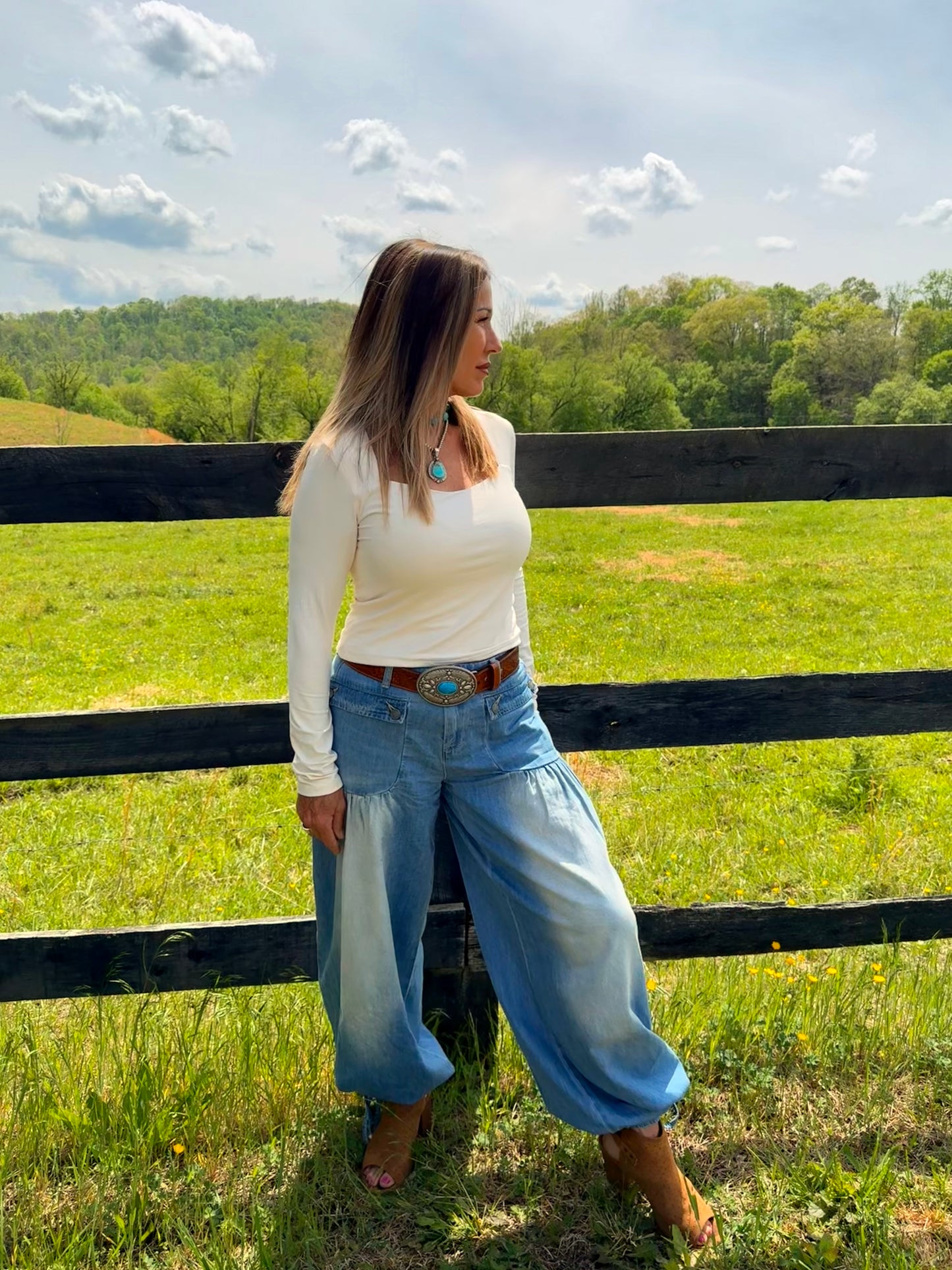 VEVERET: Sasha Ankle Drawstring Wide Jean