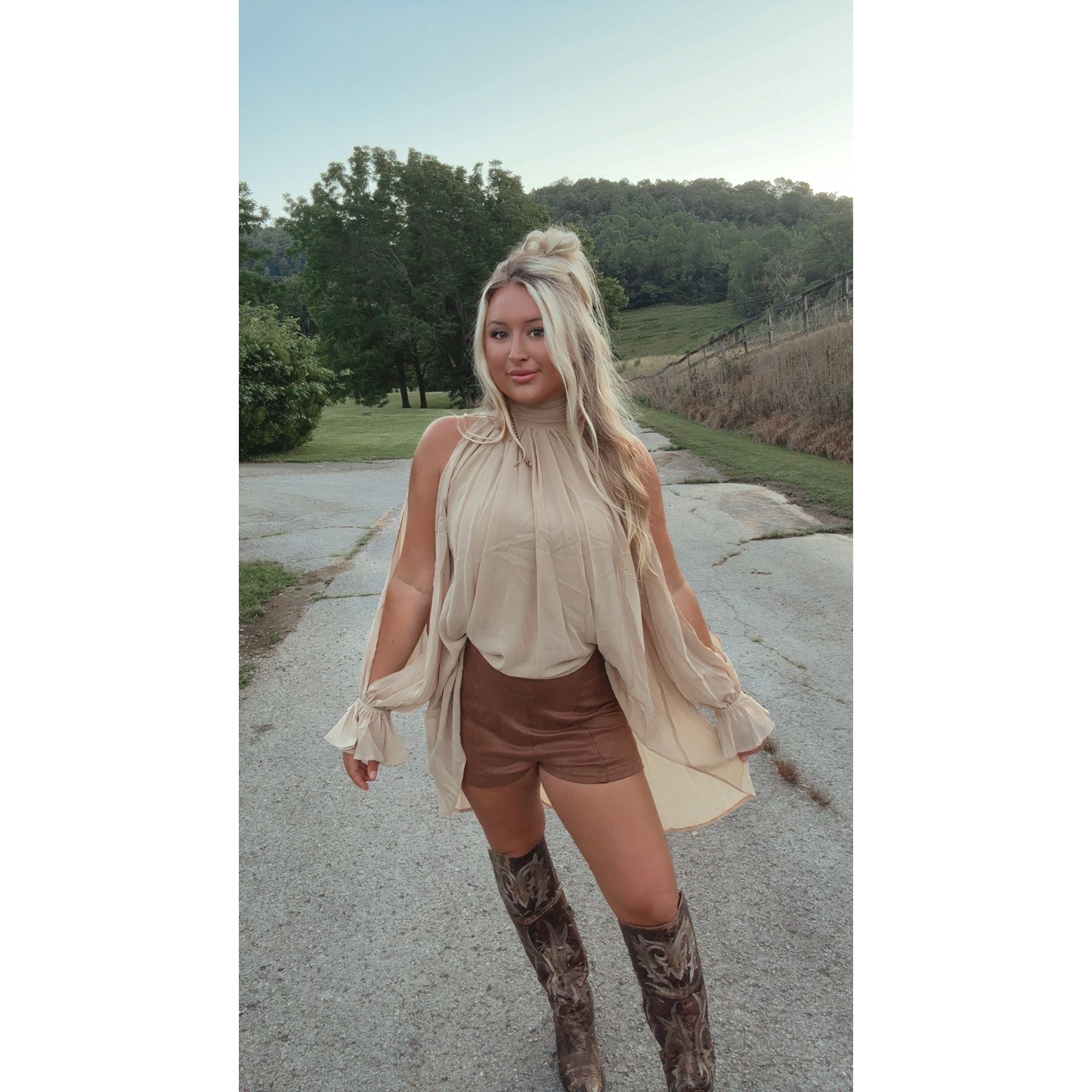 Flowy High Low Top in Beige