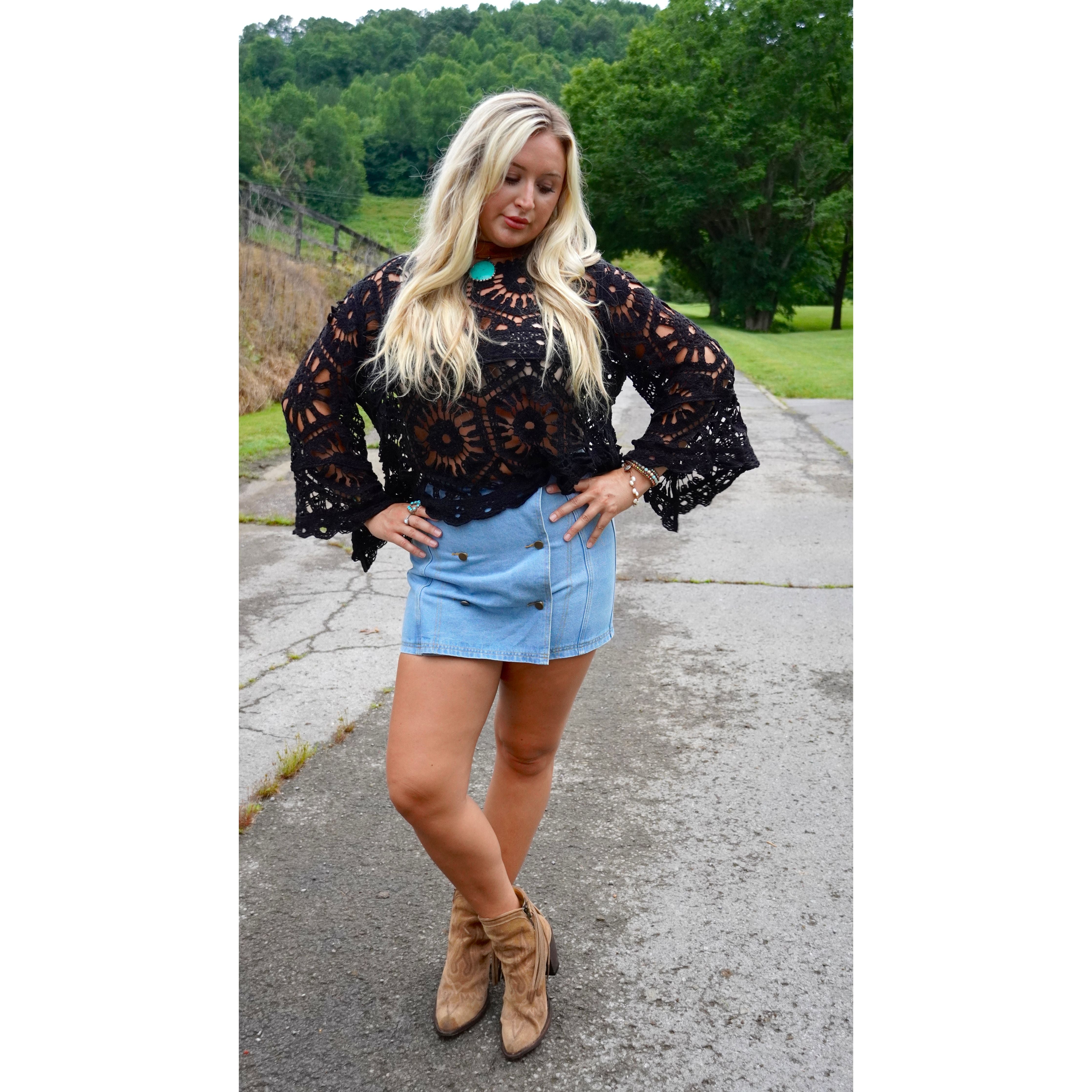 POL: Dreamy Crochet Top in Black