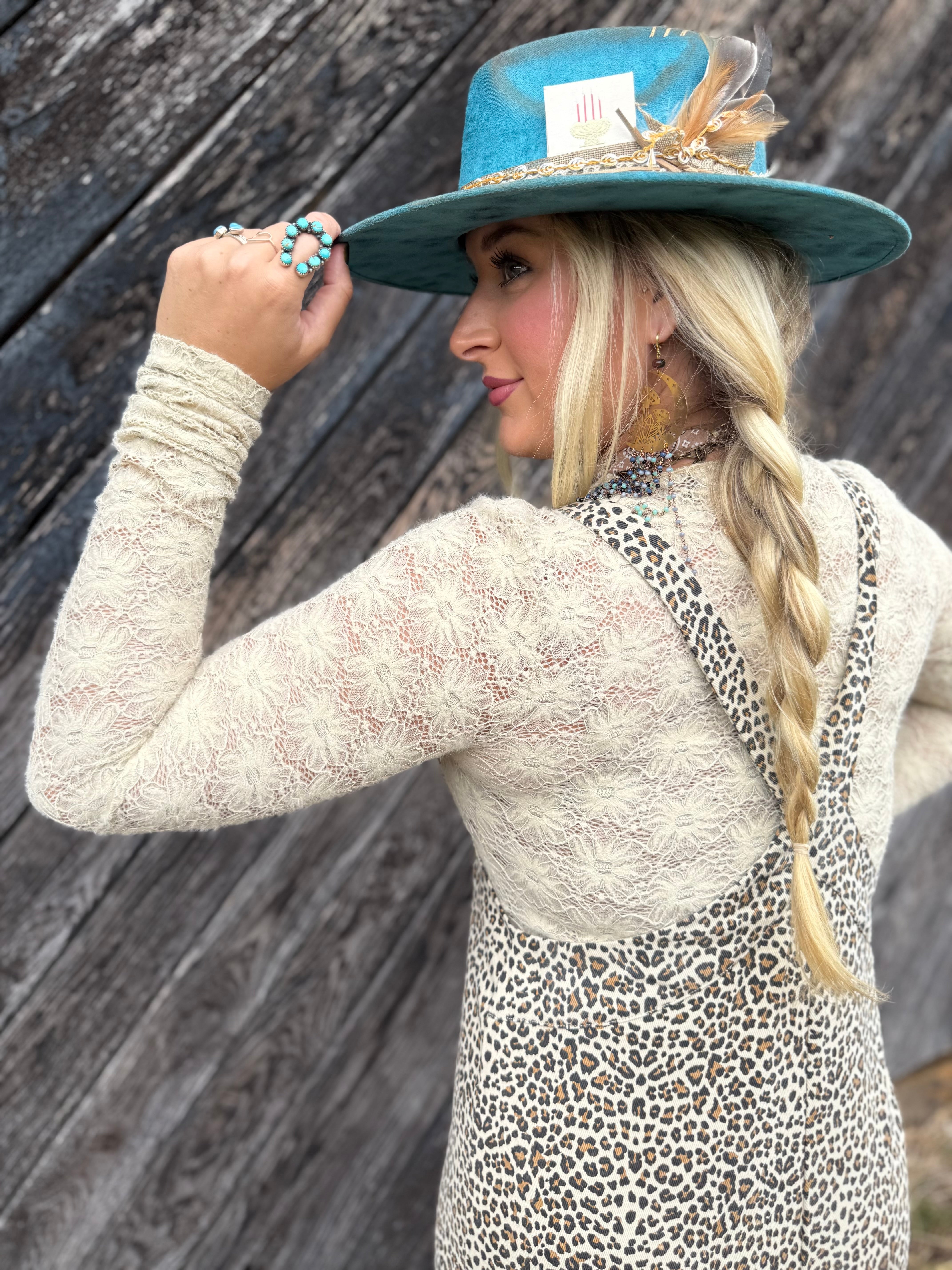 Spirit Sands Cream Layering Top