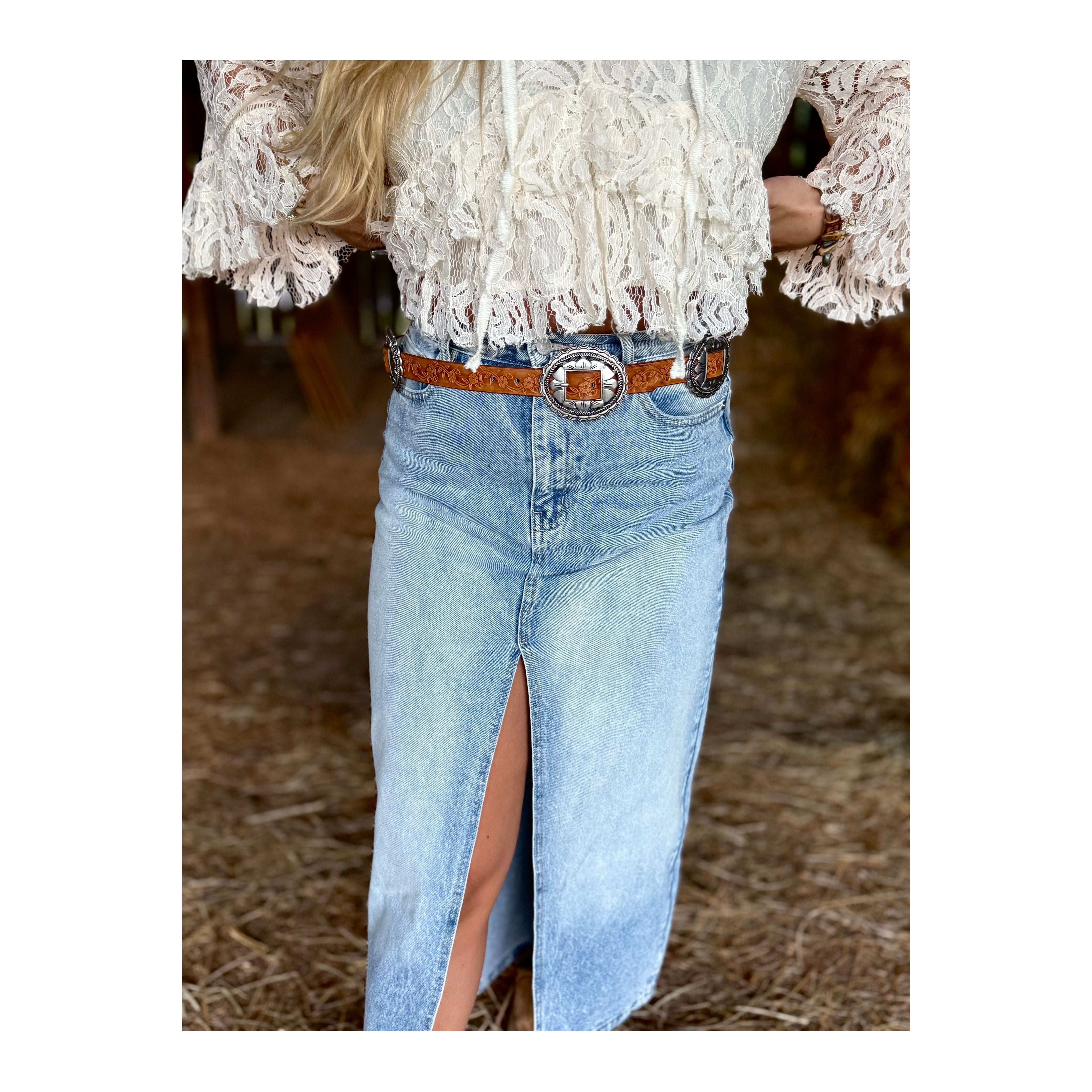 Oval Floral Conch Belt (Tan)