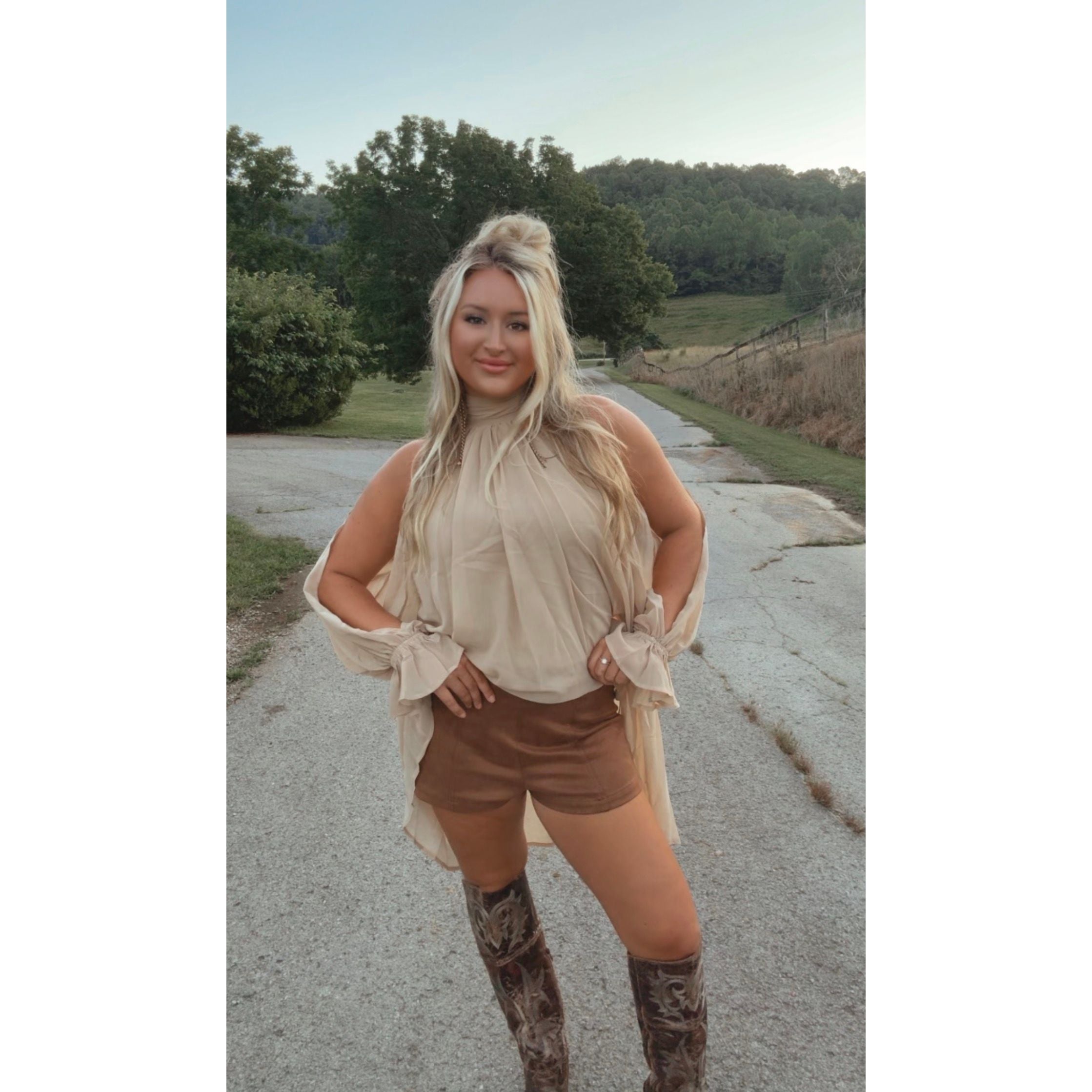 Flowy High Low Top in Beige