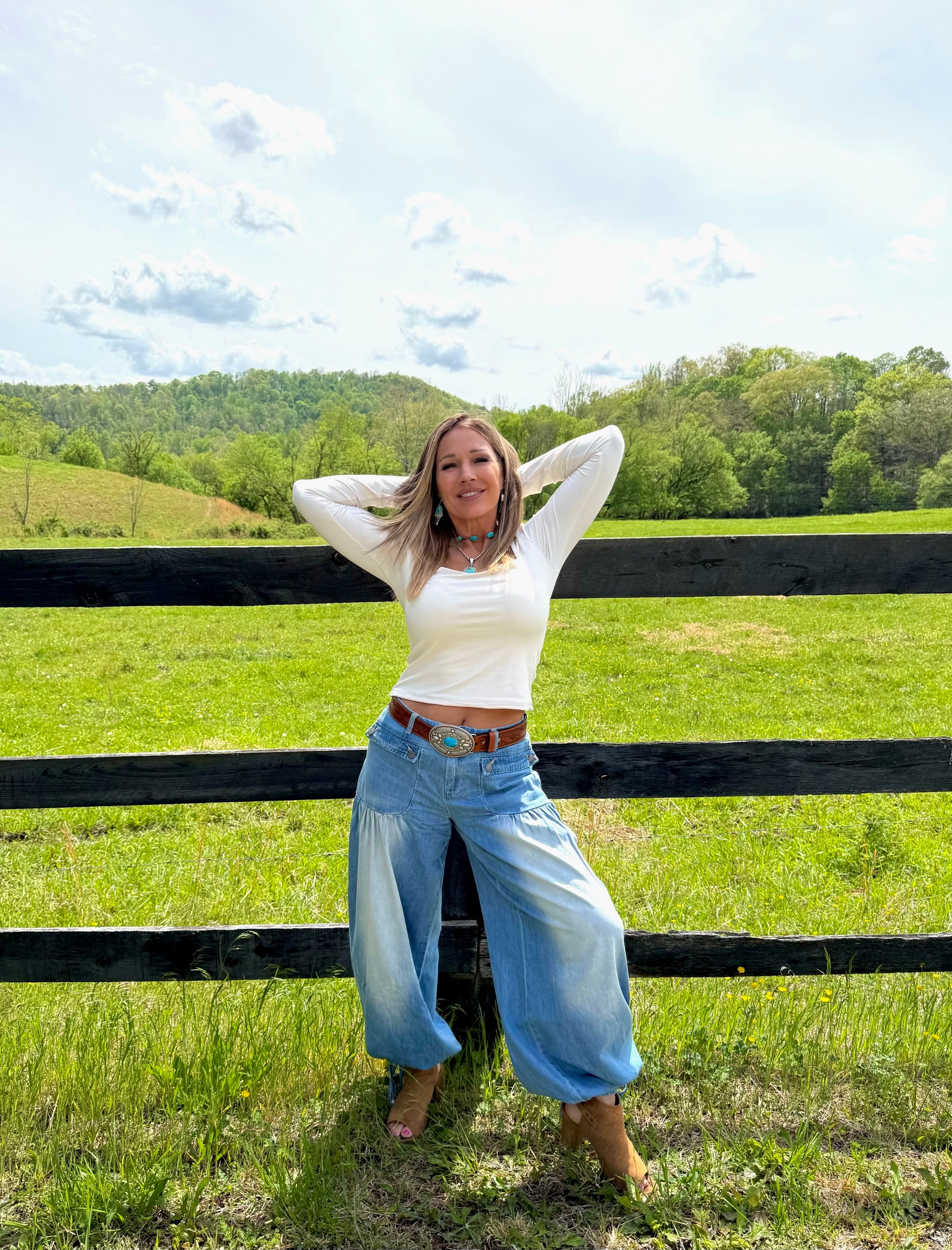 VEVERET: Sasha Ankle Drawstring Wide Jean