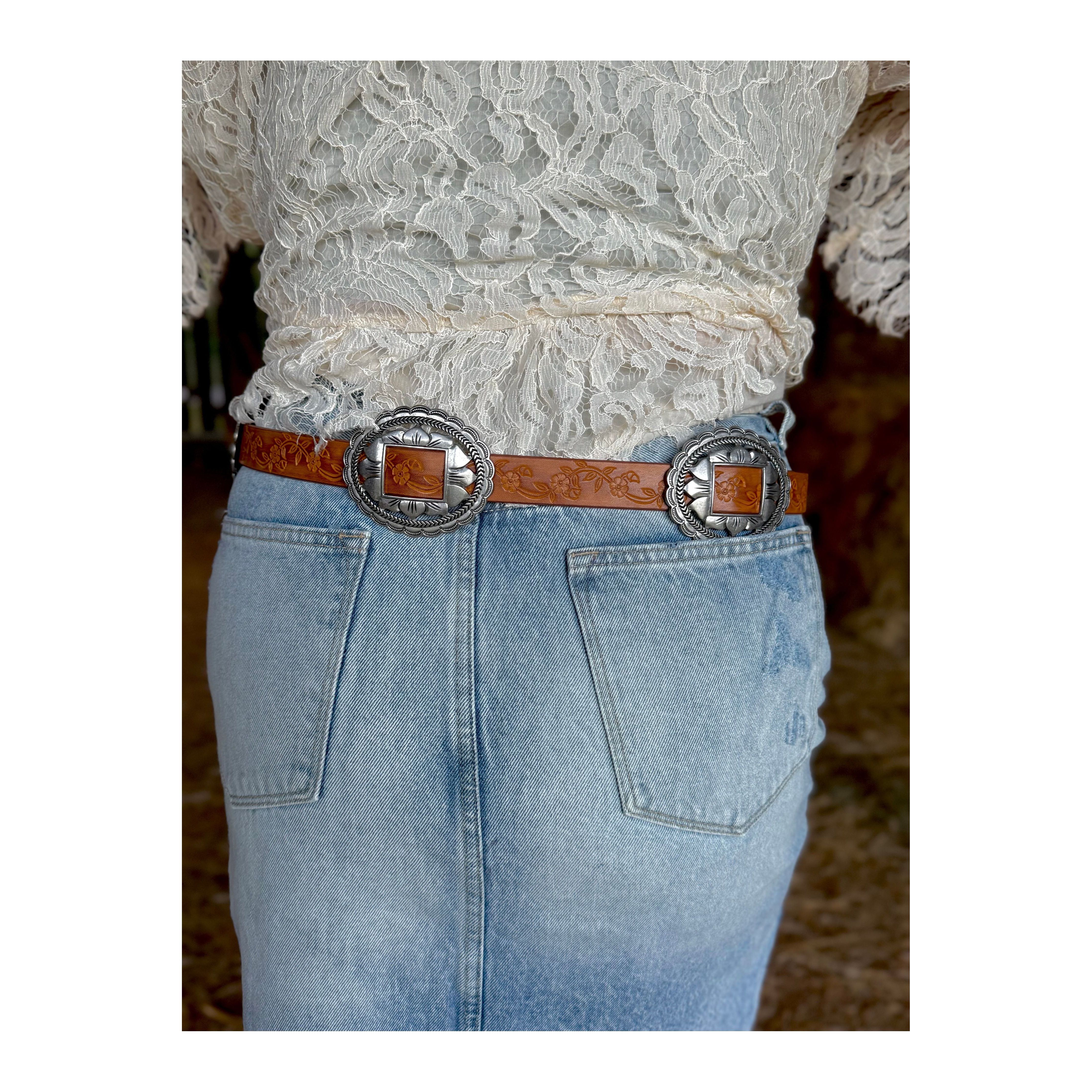 Oval Floral Conch Belt (Tan)