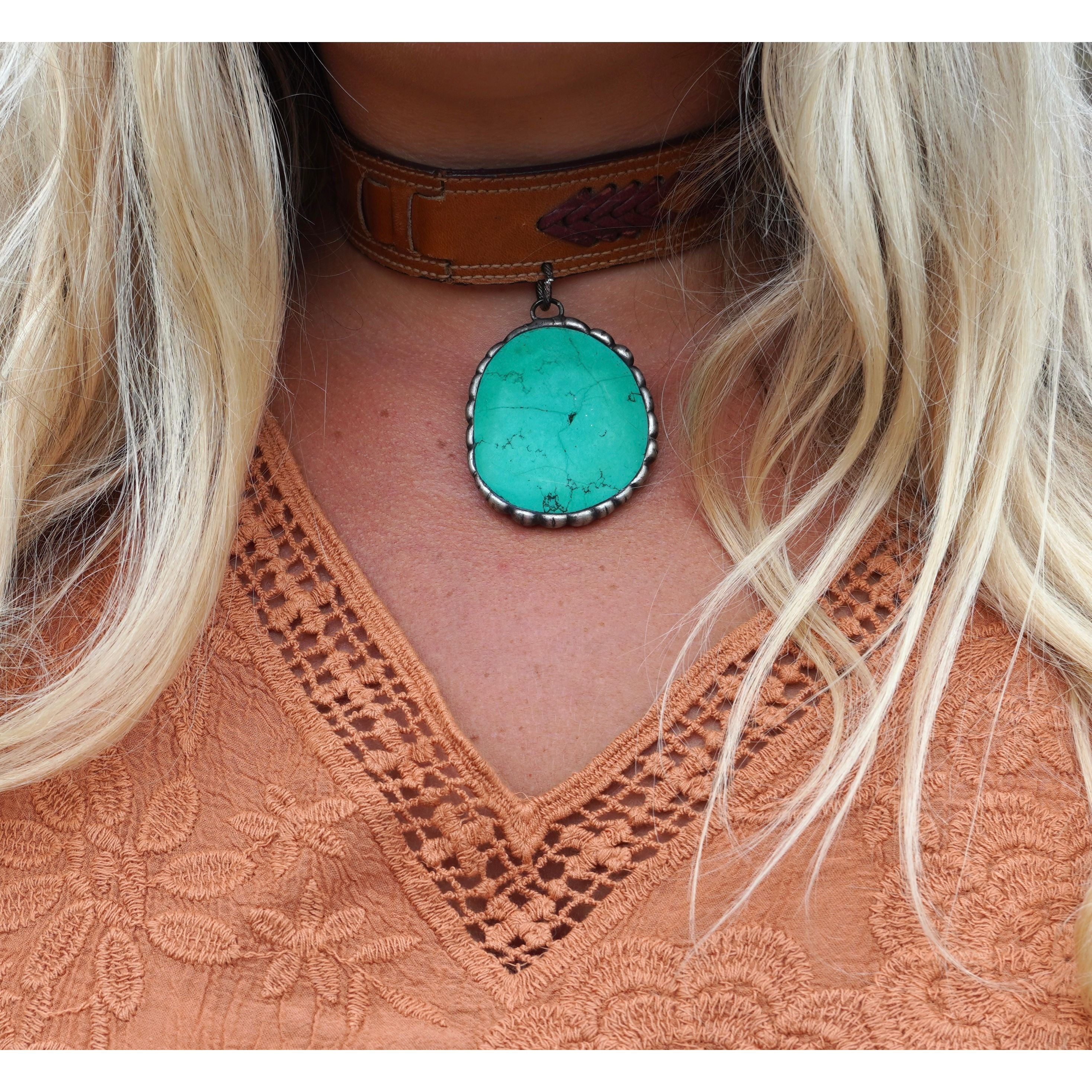 Light Leather Turquoise Choker