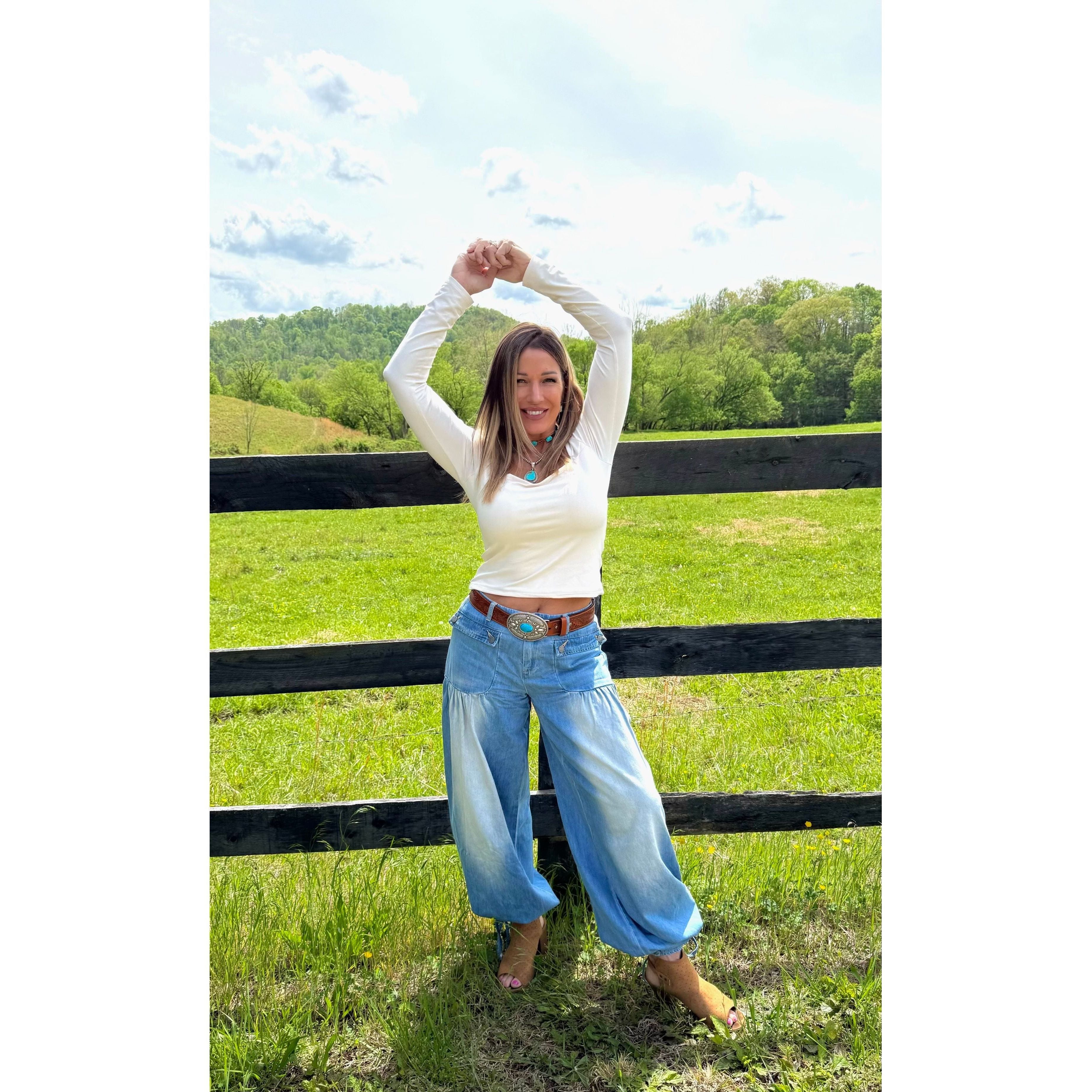 VEVERET: Sasha Ankle Drawstring Wide Jean