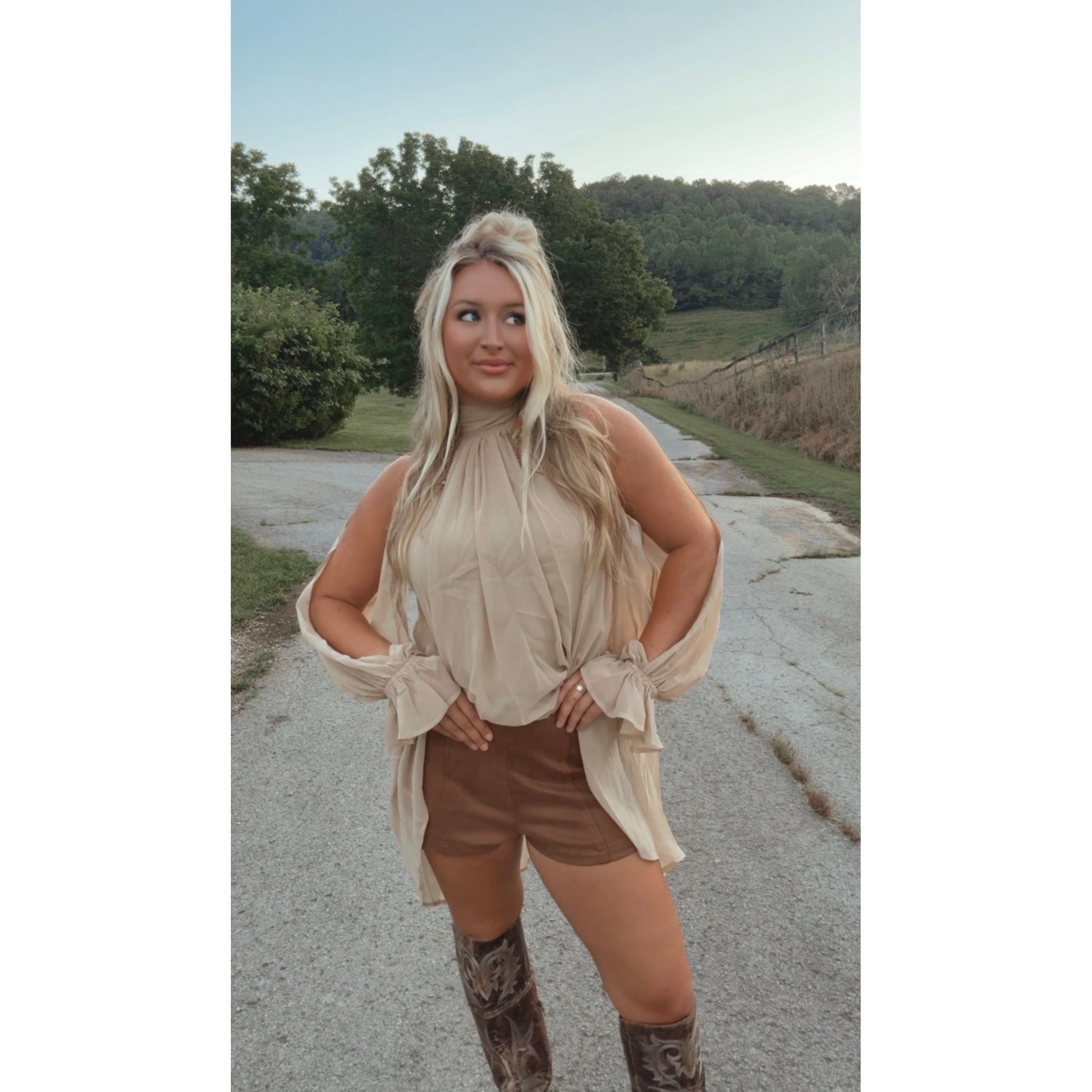 Flowy High Low Top in Beige