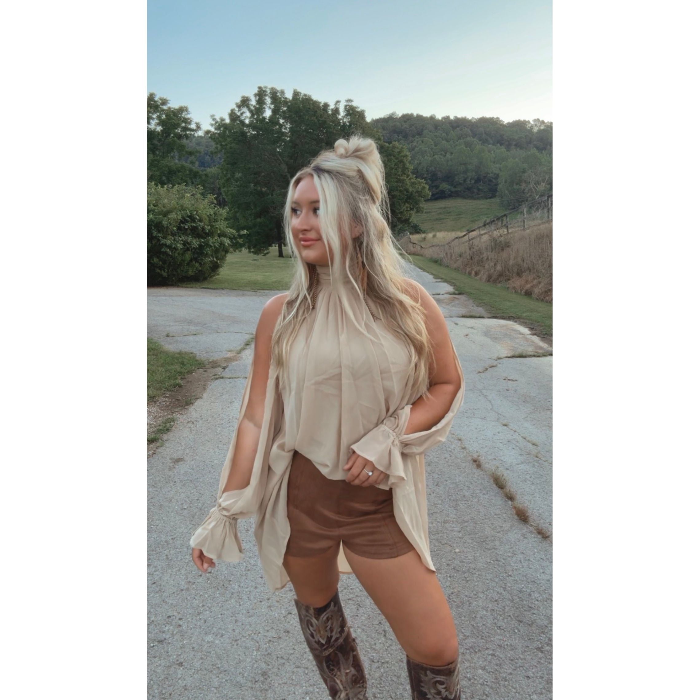 Flowy High Low Top in Beige