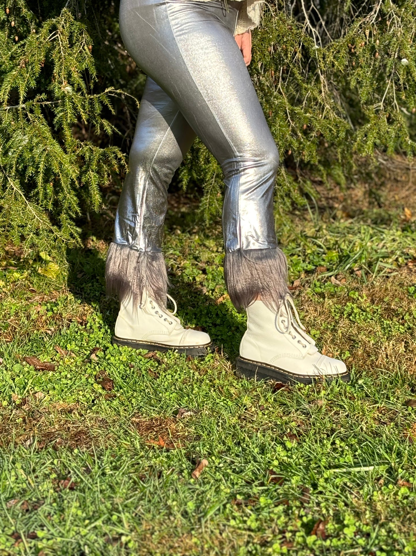 The Silver Fur Legging