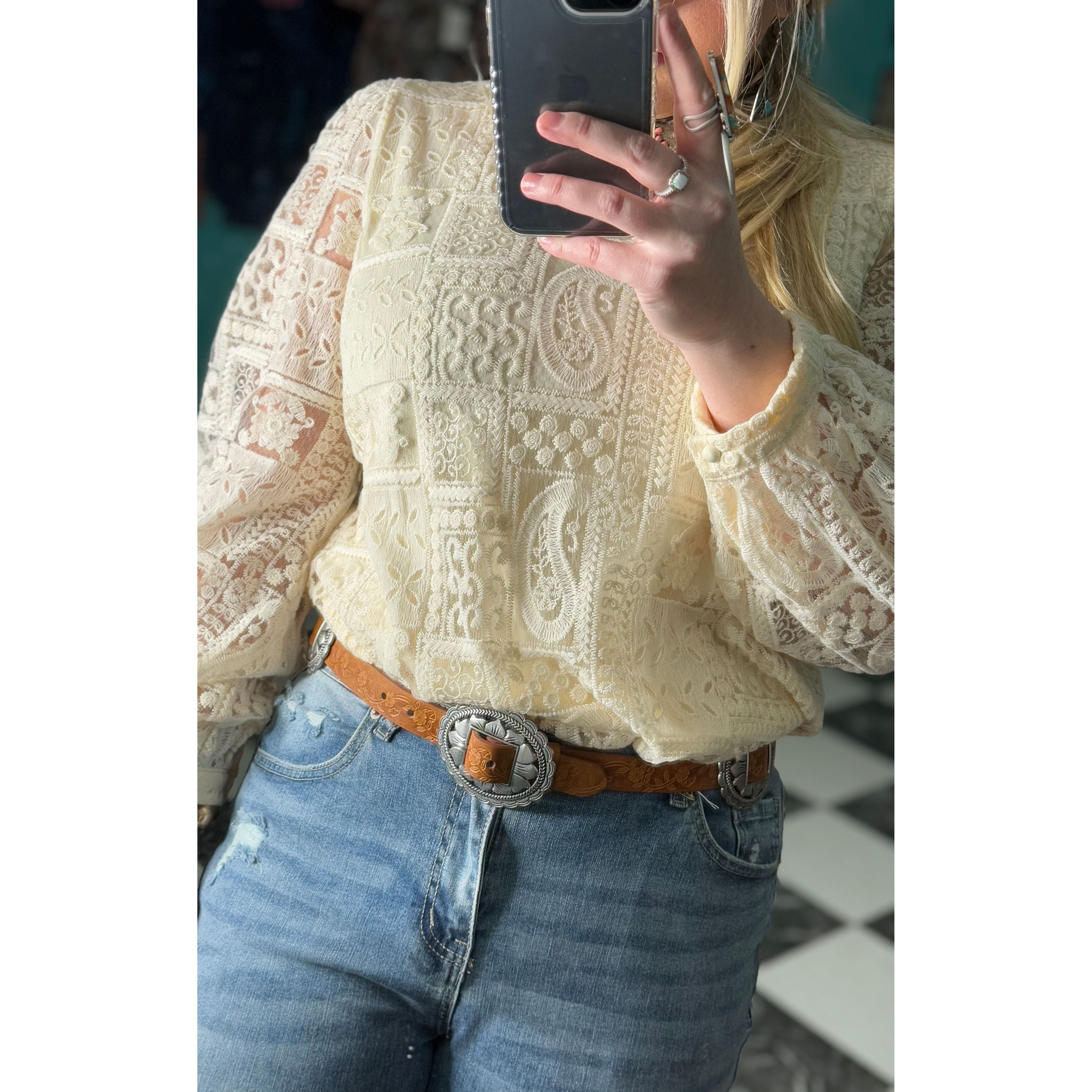 Oval Floral Conch Belt (Tan)